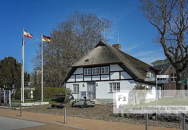 Villen und Häuser  Bäderarchitektur  Ostseebad Göhren  Insel Rügen  Mecklenburg-Vorpommern  Deutschland  Europa