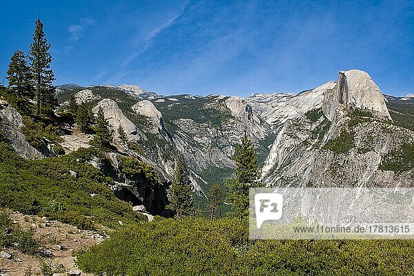 Half Dome  gesehen vom Glacier Point  Yosemite Nationalpark  Kalifornien  USA  Nordamerika