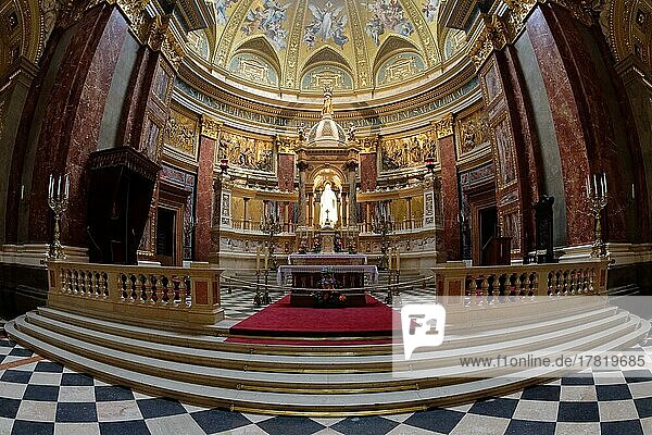 St Stephans Basilika  Altar  Innenansicht  Fisheye  Budapest V. kerület  Budapest  Ungarn  Europa