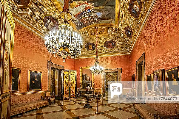 Saal im Königspalast  Palazzo Reale  Neapel  Golf von Neapel  Kampanien  Süditalien  Italien  Europa