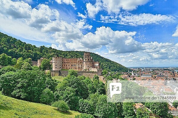Heidelberger Schloss und historischer Stadtkern in Deutschland
