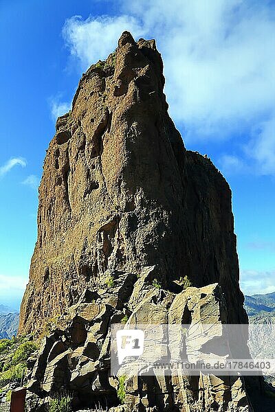 Roque Bentayga ist ein auffällige Felsformation auf der Insel Gran Canaria. Tejeda  Las Palmas  Gran Canaria  Kanarische Inseln  Spanien  Europa
