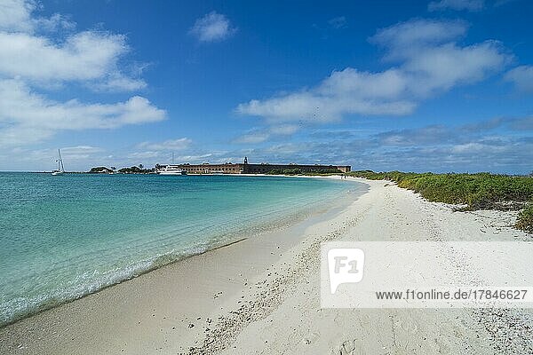 White sand beach in turquoise waters  Fort Jefferson  Dry Tortugas National Park  Florida Keys  Florida  USA  North America