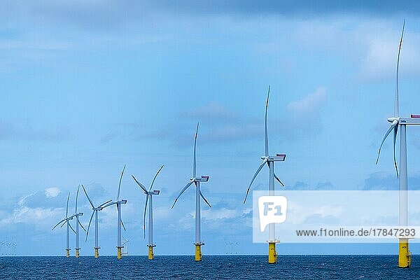 Offshore-Windpark Meerwind Wirtschaftszone nordwestlich Helgoland Nordsee Deutschland Europa