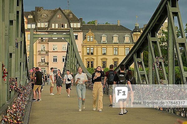 Eiserner Steg  Mainbrücke  Frankfurt am Main  Hessen  Deutschland  Europa