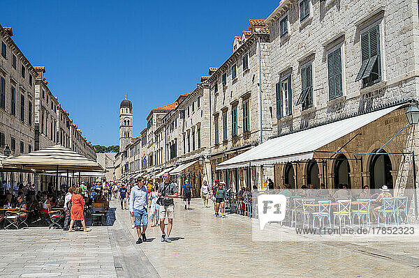 Altstadt von Dubrovnik im Sommer  UNESCO-Weltkulturerbe  Dubrovnik  Dalmatinische Küste  Kroatien  Europa