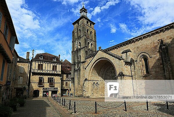 Abteikirche Saint-Pierre  Beaulieu-sur-Dordogne  Bel Luec oder Bellec  Departement Correze  Region Limousin  Frankreich  Europa