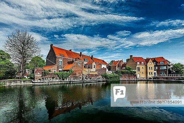 Grachten und mittelalterliche Häuser. Brügge (Brugge)  Belgien  Europa
