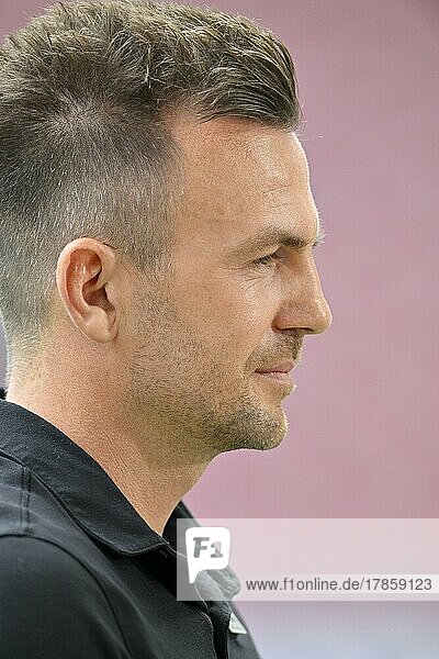 Trainer Coach Enrico Maaßen FC Augsburg FCA  Portrait  WWK Arena  Augsburg  Bayern  Deutschland  Europa