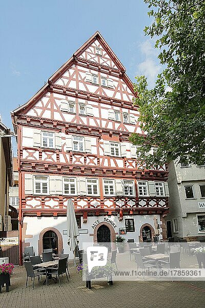 Fachwerkhaus Alte Schule erbaut 1706 in Nagold  Nagoldtal  Nordschwarzwald  Schwarzwald  Baden-Württemberg  Deutschland  Europa