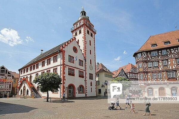 Market square with town hall built in 1557 and half-timbered house Palmsches Haus in Mosbach  Baden-Württemberg  Germany  Europe