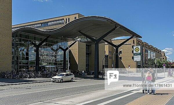 Hauptbahnhof  Potsdam  Brandenburg  Deutschland  Europa