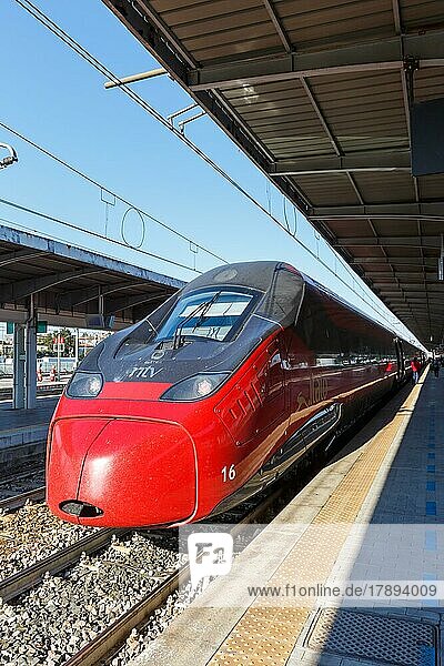Italo ETR 675 Pendolino Hochgeschwindigkeitszug von Nuovo Trasporto Viaggiatori NTV im Bahnhof Mestre in Venedig Italien Europa