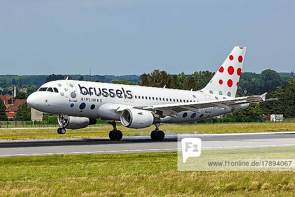 Ein Airbus A319 Flugzeug der Brussels Airlines mit dem Kennzeichen OO-SSU auf dem Flughafen Brüssel  Belgien  Europa