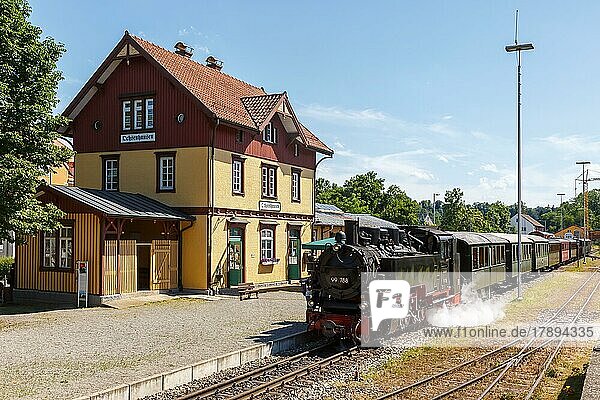 Dampfzug Öchsle Museumsbahn Eisenbahn Bahn Dampfeisenbahn im Bahnhof in Ochsenhausen  Deutschland  Europa
