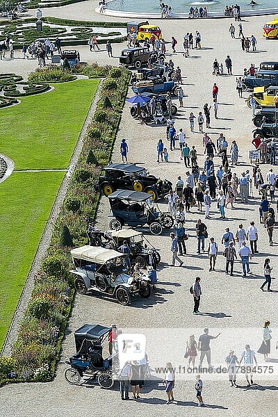 Schlosspark Schwetzingen mit Oldtimer Fahrzeugen  Classic Gala  International Concours d?Elegance  Schwetzingen  Deutschland  Europa