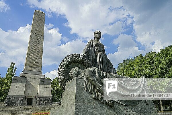 Sowjetisches Ehrenmal Schönholzer Heide Pankow Berlin Deutschland Europa