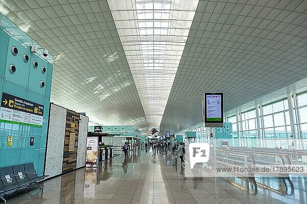 Terminal 1 des Flughafen Barcelona Spanien Europa