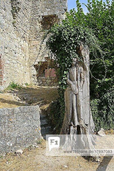 Holzskulptur Ritter von Olga Kaulikova  Ruine der Burg Randeck bei Essing  Altmühltal  Niederbayern  Bayern  Deutschland  Europa