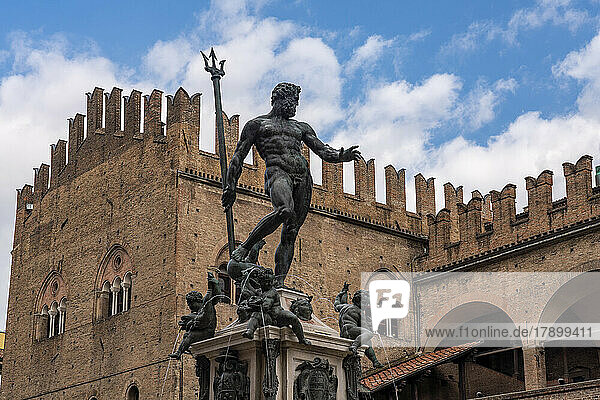 Italy  Emilia-Romagna  Bologna  Fountain of Neptune on Piazza del Nettuno