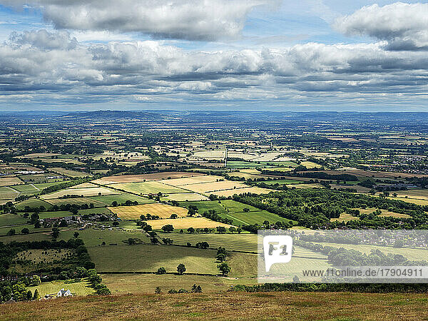 Worcestershire-Landschaft von Pinnacle Hill in den Malvern Hills  AONB (Area of Outstanding Natural Beauty)  Worcestershire  England  Vereinigtes Königreich  Europa