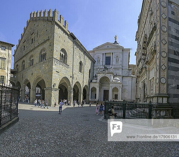 Palazzo della Ragione and Cathedral of Sant Alessandro Martire and Colleoni Chapel  Bergamo  Province of Bergamo  Italy  Europe