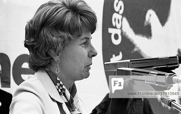 More than 40  000 supporters of the peace movement gathered in Bonn on 22 May 1976 for a demonstration in favour of disarmament. Prof. Uta Ranke-Heinemann  Germany  Europe