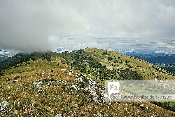Gebirgslandschaft Gran Sasso  Nationalpark Gran Sasso und Monti della Laga  Abruzzen  Apennin  Provinz L?Aquila  Italien  Europa