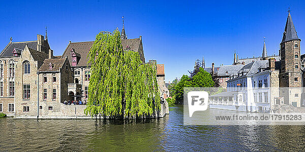 Old houses along the canal Rozenhoedkaai  Bruges  UNESCO World Heritage Site  Belgium  Europe