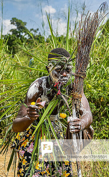 Pygmäenkrieger  Kisangani  Demokratische Republik Kongo  Afrika