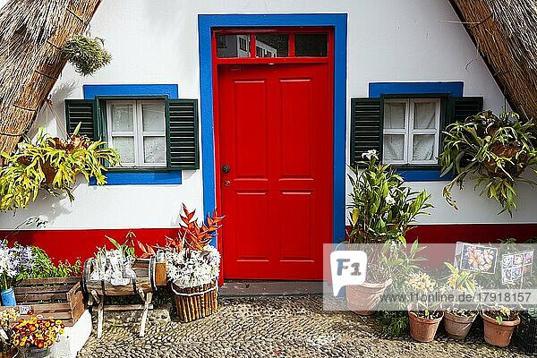 Typisches historisches traditionelles Landhaus  Santana  Madeira  Portugal  Europa