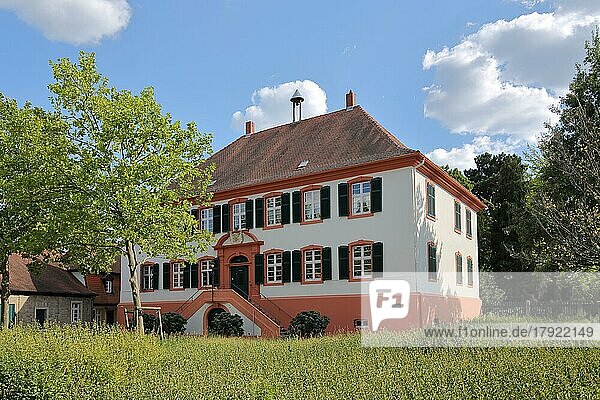Barocke Villa im Herrenhof in Mußbach  Neustadt an der Weinstraße  Rheinland-Pfalz  Deutschland  Europa