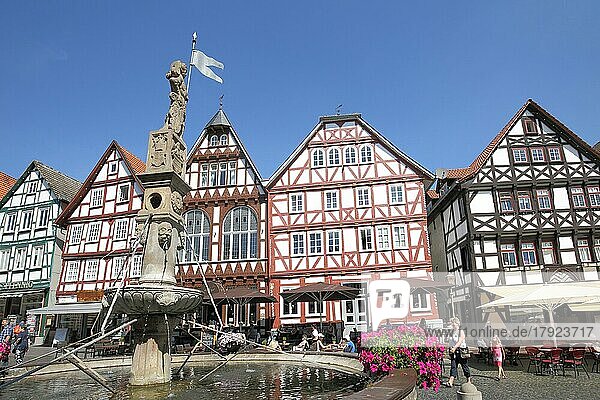 Half-timbered houses with market fountain  Rolandsbrunnen  market square  Fritzlar  Hesse  Germany  Europe