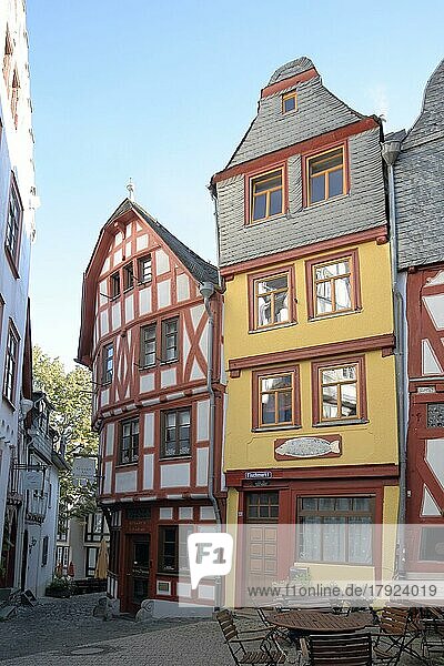 Schmale Fachwerkhäuser am Fischmarkt  Altstadt  Limburg  Hessen  Deutschland  Europa