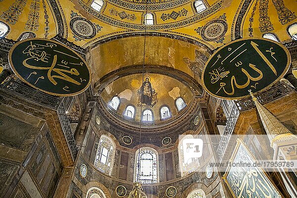 Istanbul  18. Juni 2011. Jungfrau Maria und Christuskind  Das Apsismosaik  Hagia Sophia  am 18. Juni 2011  Türkei  Asien