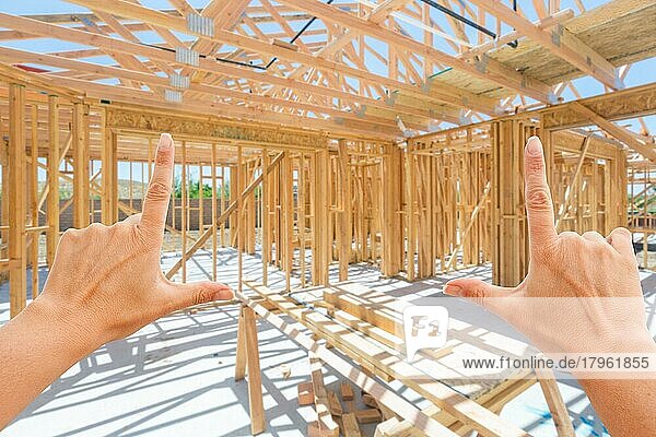Hands Framing innerhalb neuer Hausbau Framing