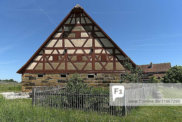 Bauernhaus um 1730 mit Bauerngarten  heute Fränkisches Freilandmuseum  Bad Windsheim  Mittelfranken  Bayern  Deutschland  Europa