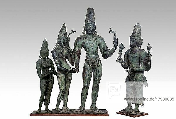 Manakolanathar  Hochzeit von Siva und Parvathi. Bronzeskulptur aus dem 11. Jahrhundert in der Nayak Darbar Hall  Kunstgalerie in Thanjavur  Tanjore  Tamil Nadu  Indien  Asien