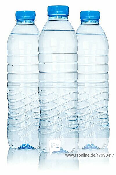 Wasser Mineralwasser Getränke in Flaschen Wasserflaschen  freistellbar