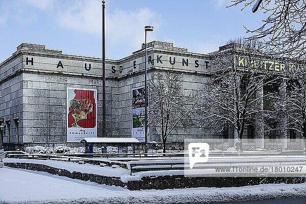 Haus der Kunst an der Prinzregentenstraße  winterlich verschneit  München  Oberbayern  Bayern  Deutschland  Europa