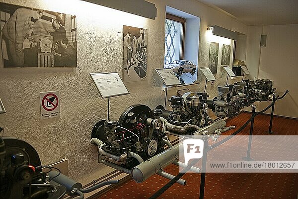 Motoren im Porsche Automuseum  Museum Pfeifhofer  Gmünd  Kärnten  Österreich  Europa