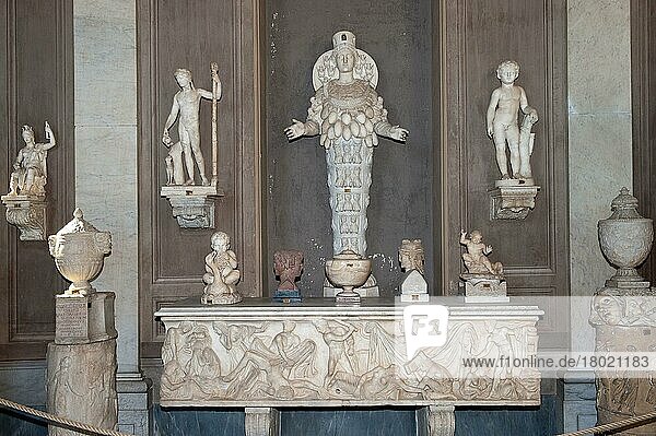 Artemis von Ephesus  Galleria dei Candelabri  Vatikanische Museen  Vatikan  Rom  Latium  Italien  Europa  Vatikanstadt  Europa