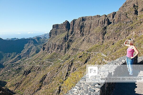 Serpentine road in Masca valley  Masca gorge  curves  mountain road  protective wall  viewpoint  road border  Tenerife  Spain  Europe