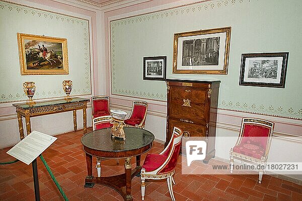 Villa dei Mulini  Speisesaal  Exilsitz von Kaiser Napoleon  Stadthaus  Palast  Herrensitz  Portoferraio  Elba  Toskana  Italien  Europa