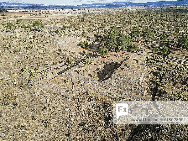 Luftaufnahme der mesoamerikanischen archäologischen Stätte Cantona  Puebla  Mexiko  Mittelamerika