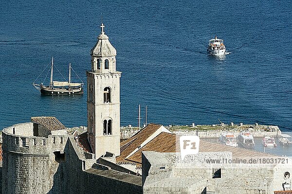 Glockenturm des Dominikanerklosters  Blick von der Stadtmauer  Altstadt  Dubrovnik  Dalmatien  Kroatien  Europa