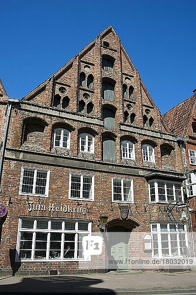 Restaurant Zum Heidkrug  Giebelfachwerkhaus  Giebelhaus  Am Berge  Lüneburg  Niedersachsen  Deutschland  Europa