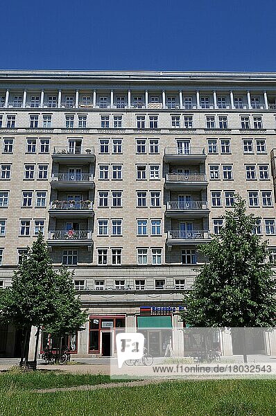 Architektur  Karl-Marx-Allee  Friedrichshain  Berlin  Deutschland  Europa
