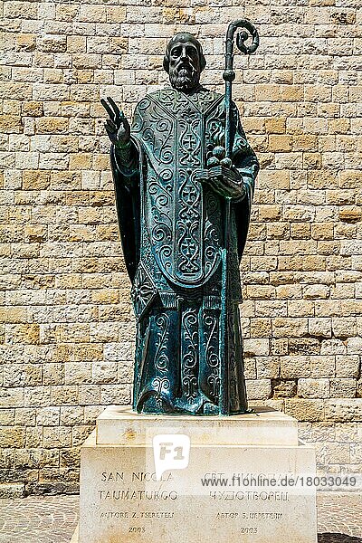 Statue des heiligen Nikolaus  Basilica San Nicola  Bari  Apulien  Bari  Apulien  Italien  Europa