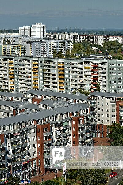 Wohnhäuser  Allee der Kosmonauten  Marzahn  Berlin  Deutschland  Europa